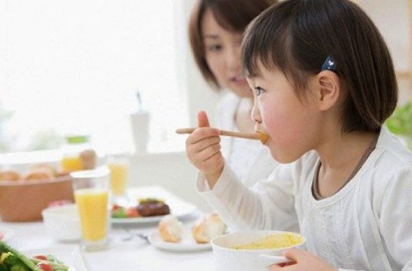 Các nhà nghiên cứu cũng phát hiện ra rằng những đứa trẻ ăn sáng mỗi ngày có khả năng học tập và trí nhớ tốt hơn. Ảnh minh họa
