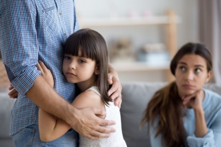 8 điều cha mẹ cảm thấy khó mở lời với con mình
