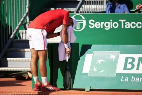 Djokovic giải thích lý do tay run, phấn khích khi bị khán giả la ó ở Monte Carlo