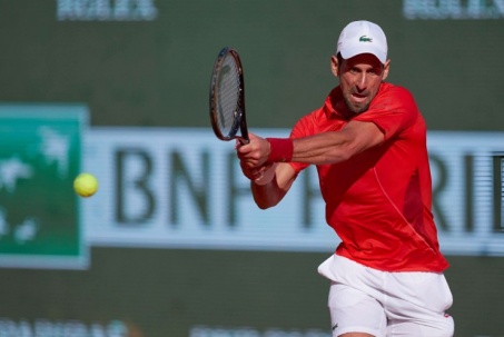 Video tennis Djokovic – De Minaur: “Cơn mưa” điểm break, vé bán kết về tay (Monte Carlo)