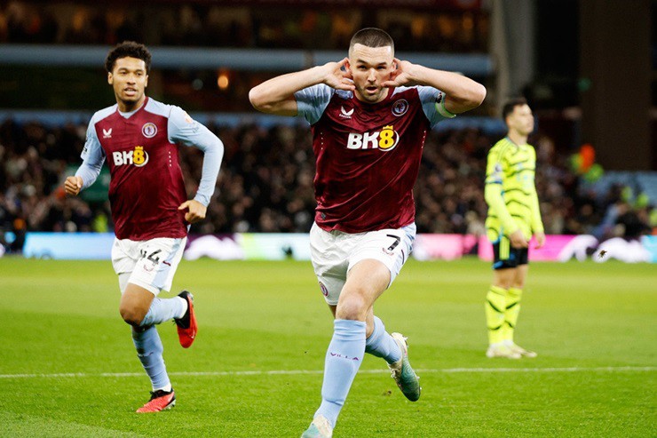 Aston Villa từng khiến Arsenal ôm hận ở lượt đi mùa này