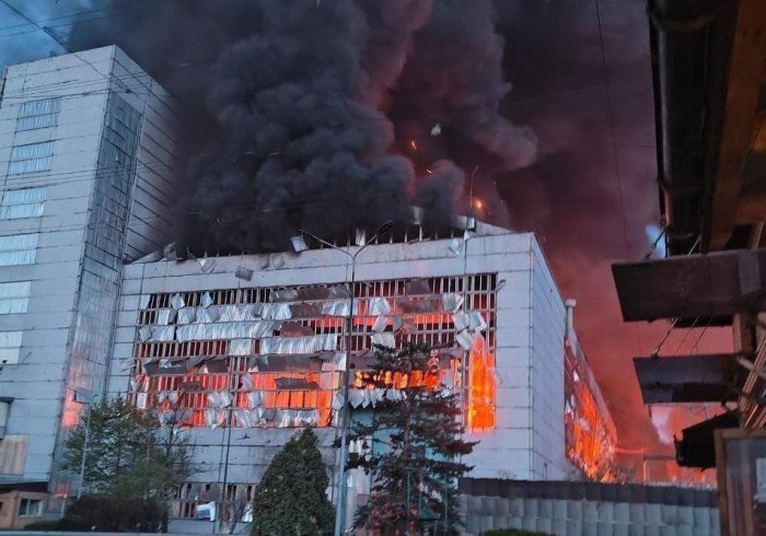 Nhà máy nhiệt điện lớn nhất vùng thủ đô Kiev bị phá hủy trong cuộc tập kích của Nga hôm 11/4.