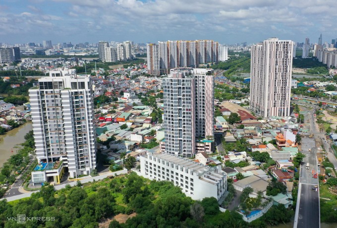 Bất động sản khu Đông TP HCM, với các căn hộ chung cư, dự án đất nền, nhà phố; TP Thủ Đức, tháng 7/2023. Ảnh: Quỳnh Trần