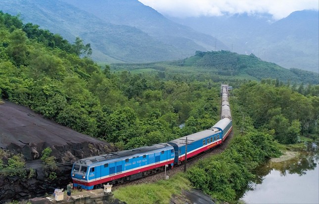 Tuyến đường sắt Đông Tây nối Việt Nam với Trung Quốc dự kiến đi qua 10 tỉnh, thành phố.