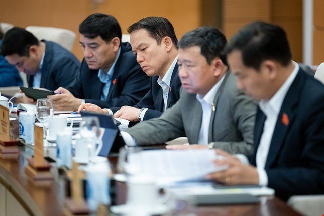 Các đại biểu tham dự phiên họp Ủy ban Thường vụ Quốc hội