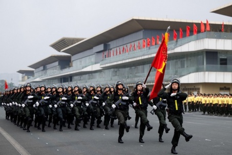 Toàn cảnh lễ diễu binh kỷ niệm 50 năm Ngày truyền thống lực lượng Cảnh sát cơ động