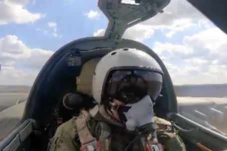 VIDEO: Cường kích Su-25 Nga dồn dập phóng tên lửa vào mục tiêu Ukraine