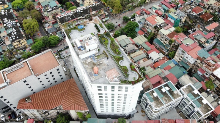 Dự án tổ hợp nhà ở và văn phòng (Miracle Tower) tại số 8 đường Nguyên Hồng, phường Láng Hạ (quận Đống Đa, Hà Nội) do Công ty cổ phần In 15 làm chủ đầu tư được UBND TP Hà Nội chấp thuận chủ trương đầu tư vào tháng 6/2017.