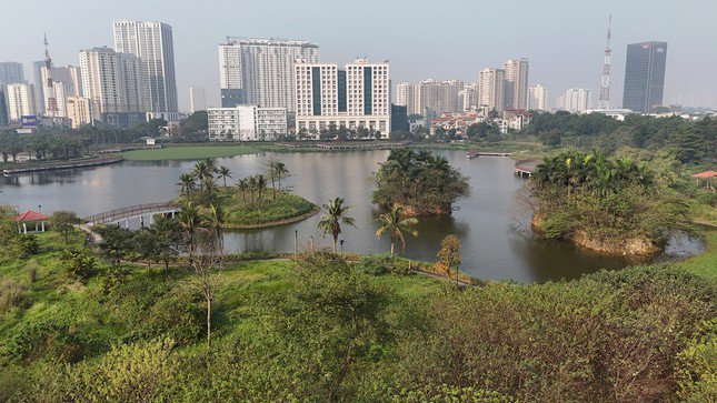 UBND phường Trung Văn mới đây đã có văn bản kiến nghị chủ đầu tư sớm hoàn tất công tác giải phóng mặt bằng, hoàn thành một số hạng mục để đưa công viên vào sử dụng.