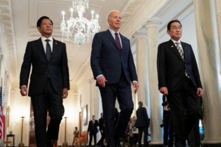 Thượng đỉnh Mỹ-Nhật-Philippines: Bước ngoại giao mới của Mỹ?