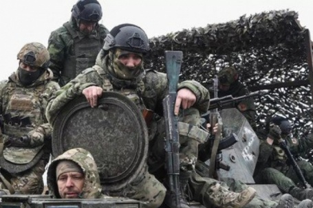 Lực lượng Nga giành cứ điểm của Ukraine bằng xe tăng, xe chiến đấu bộ binh