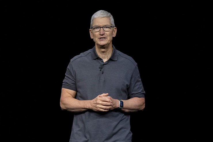 Tim Cook cho biết ông ngủ khoảng 7 tiếng mỗi ngày, phần lớn thời gian trong ngày để đọc email hoặc lắng nghe phản hồi từ người khác.&nbsp;
