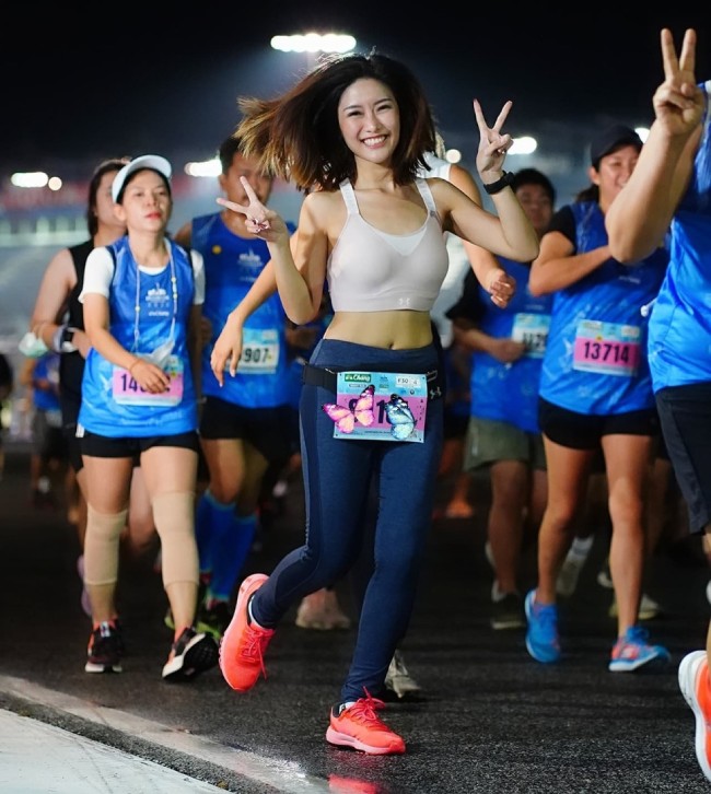 Cô được cộng đồng marathon Thái Lan biết tới kể từ khi tham dự giải chạy đêm Buriram Marathon 2022.
