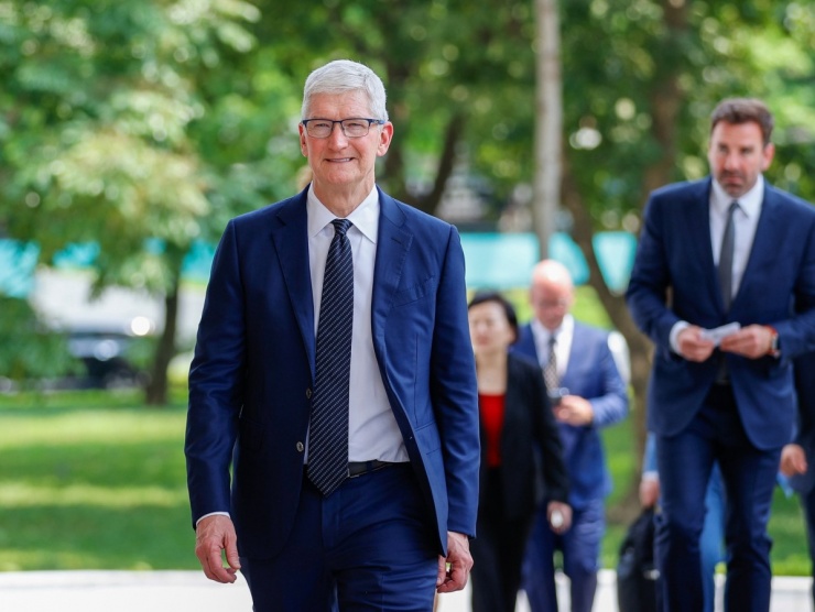  CEO Apple xuất hiện tại Văn phòng Chính  phủ sáng 16/4. Ảnh: Đoàn Bắc  