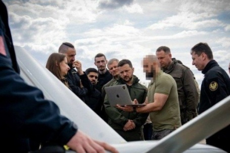 Giải mã mẫu UAV Ukraine vừa trình làng, có thể vượt “lưới tác chiến điện tử” Nga