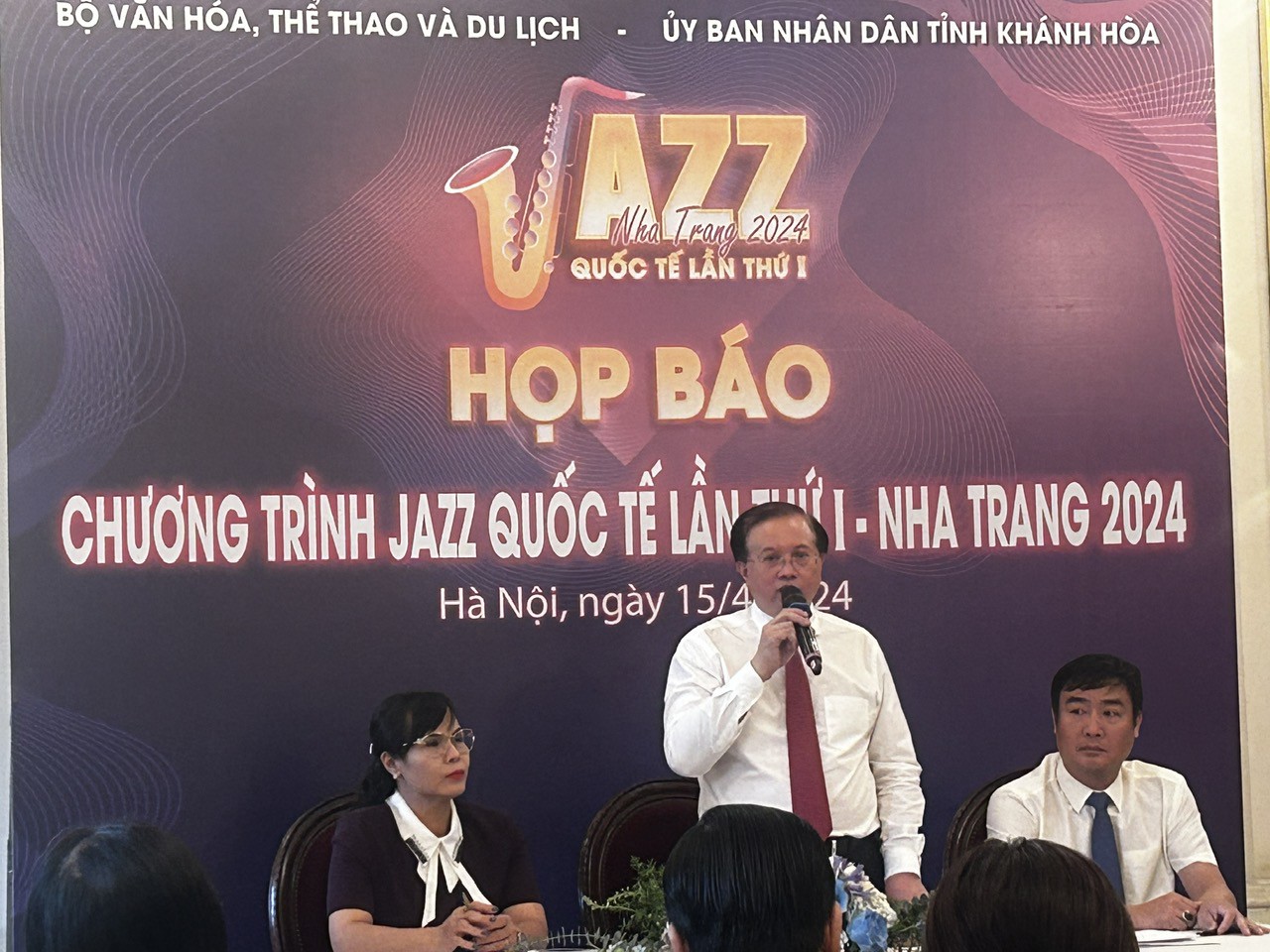 Thứ trưởng Tạ Quang Đông phát biểu trong họp báo