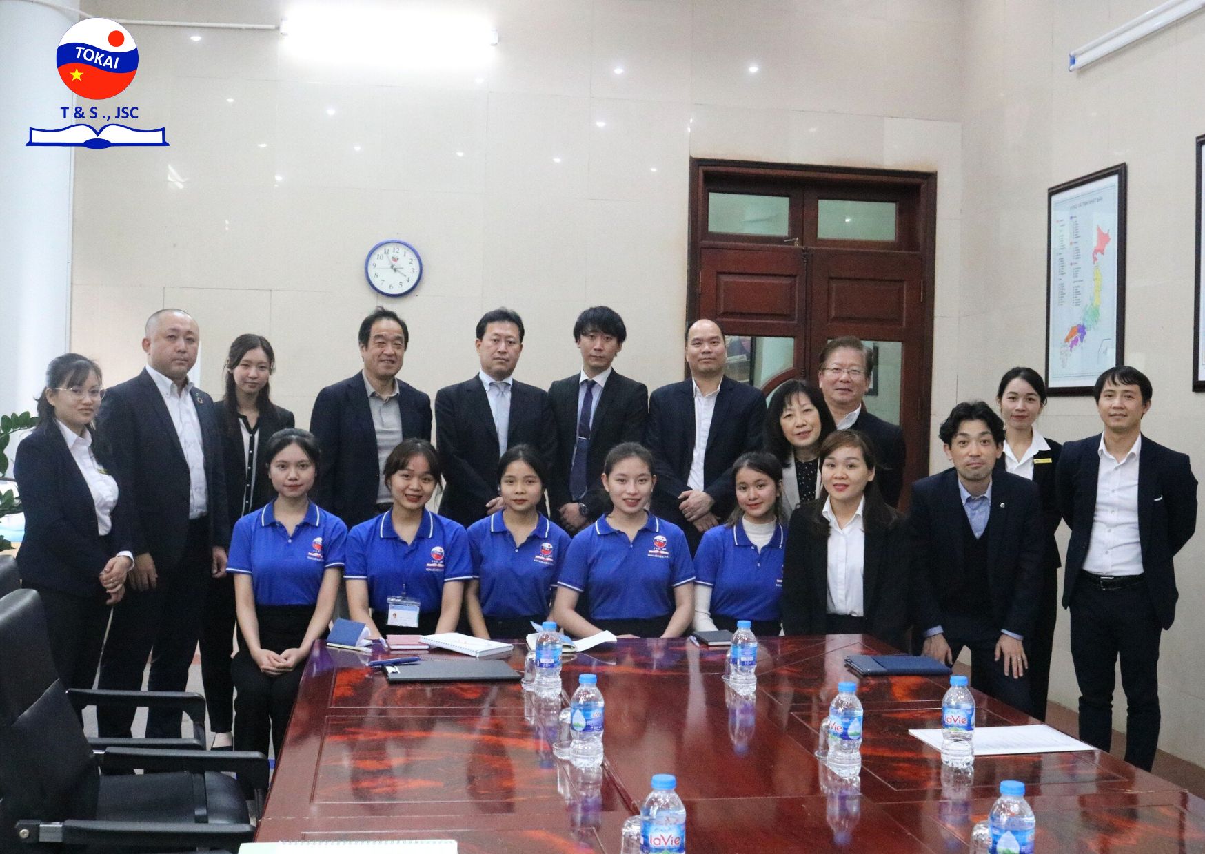 Đại diện tỉnh và Hiệp hội chăm sóc tỉnh Chiba gặp gỡ các bạn đạt học bổng điều dưỡng Chiba khoá 3 tại Tokai Việt Nhật