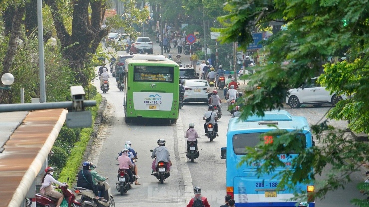 Tuyến buýt nhanh BRT hoạt động ra sao trước khi được Hà Nội đề xuất thay bằng đường sắt đô thị? - 5