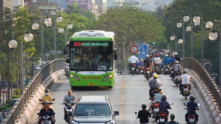 Từ thực tế này nên trong phương án điều chỉnh quy hoạch chung về phát triển giao thông sắp tới, thành phố có kế hoạch sẽ thay thế tuyến buýt BRT bằng tuyến đường sắt đô thị.