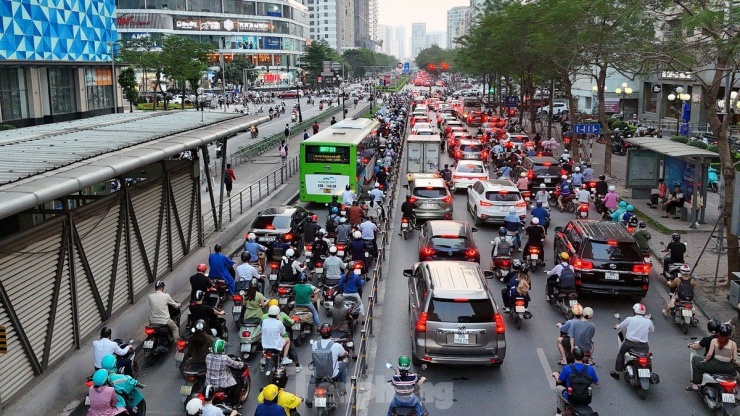 Tuyến buýt nhanh BRT hoạt động ra sao trước khi được Hà Nội đề xuất thay bằng đường sắt đô thị? - 11