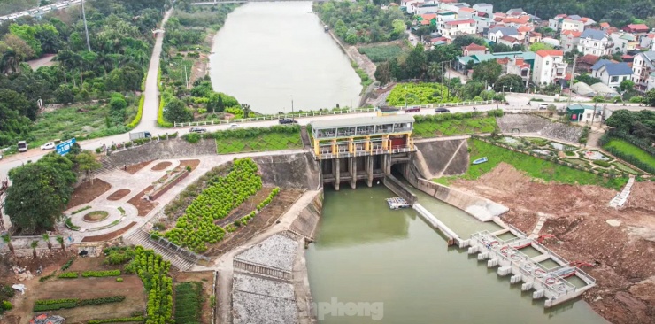 Khu vực thứ 2 được Bộ NN&PTNN đề xuất xây dựng đập dâng trên sông Hồng thuộc xã Xuân Quan (Văn Giang - Hưng Yên).