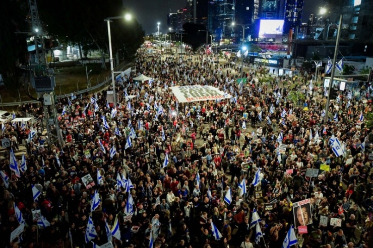 Cuộc biểu tình hôm thứ Bảy vừa qua tại Tel Aviv nhằm kêu gọi chính phủ Israel sớm đạt thỏa thuận đưa các con tin trở về. Ảnh: Times of Israel.