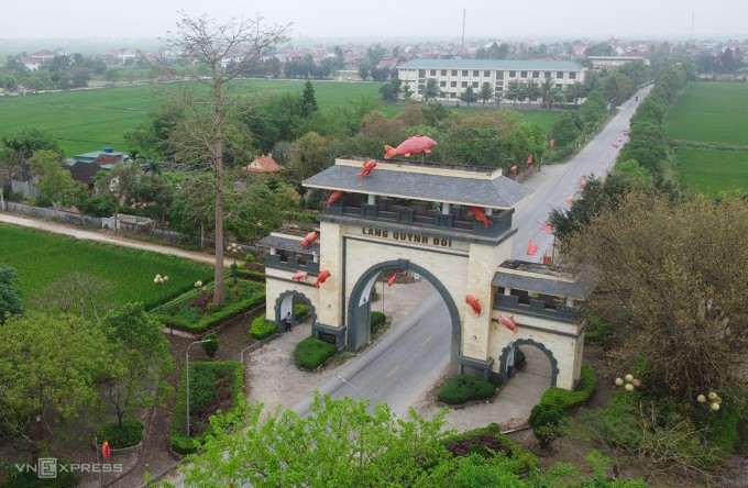 Cổng làng ở xã Quỳnh Đôi. Ảnh: Đức Hùng