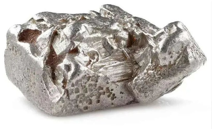 Rhodium không dễ phản ứng với oxy, khiến nó trở thành kim loại quý và là chất xúc tác lý tưởng, chống lại cả sự ăn mòn và oxy hóa.&nbsp;
