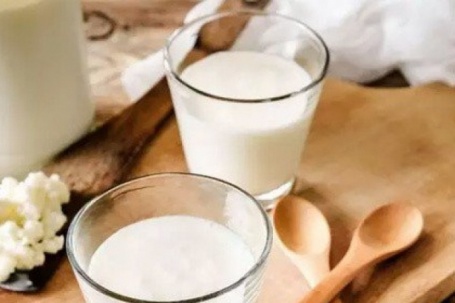 Những người này uống sữa vào buổi sáng như 'uống thuốc độc', nên tránh tuyệt đối