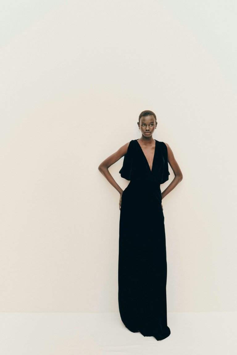 Bộ sưu tập Thu 2024 của Dior nổi bật với gam màu trung tính và đường may cổ điển - 4