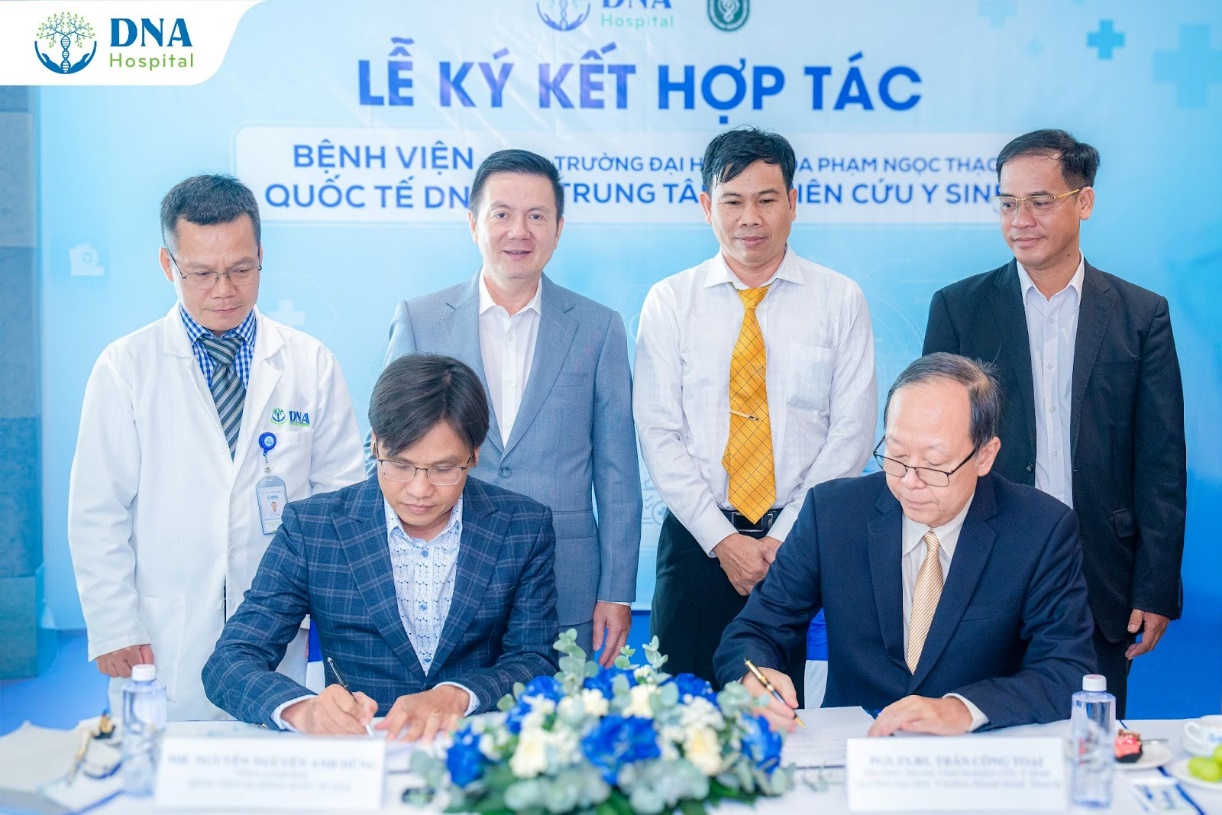 Hình ảnh lễ ký kết hợp tác giữa Bệnh viện Quốc tế DNA &amp; Trung tâm Nghiên cứu y sinh, Đại học Y khoa Phạm Ngọc Thạch