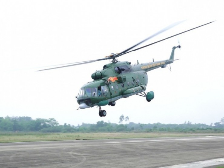 Dàn trực thăng huấn luyện bay kéo cờ dịp 70 năm chiến thắng Điện Biên Phủ