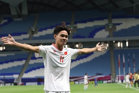 Vĩ Hào lập cú đúp nhấn chìm U23 Kuwait, HLV Hoàng Anh Tuấn thay người sắc sảo