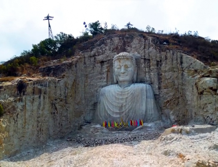 Kinh ngạc tượng Phật khổng lồ trên vách núi ở An Giang - 3