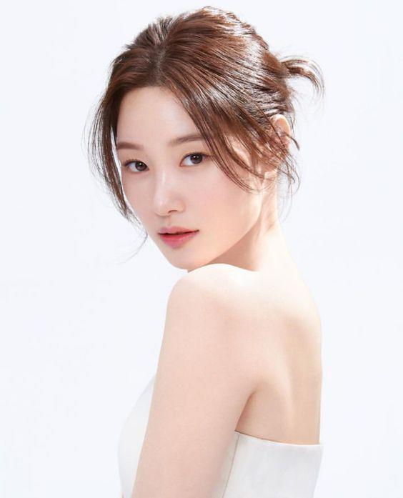 Bí quyết để ngăn ngừa gàu và tóc bết trong mùa đông 2 Loại dưỡng chất cần có cho làn da để chống tuổi tác - 2