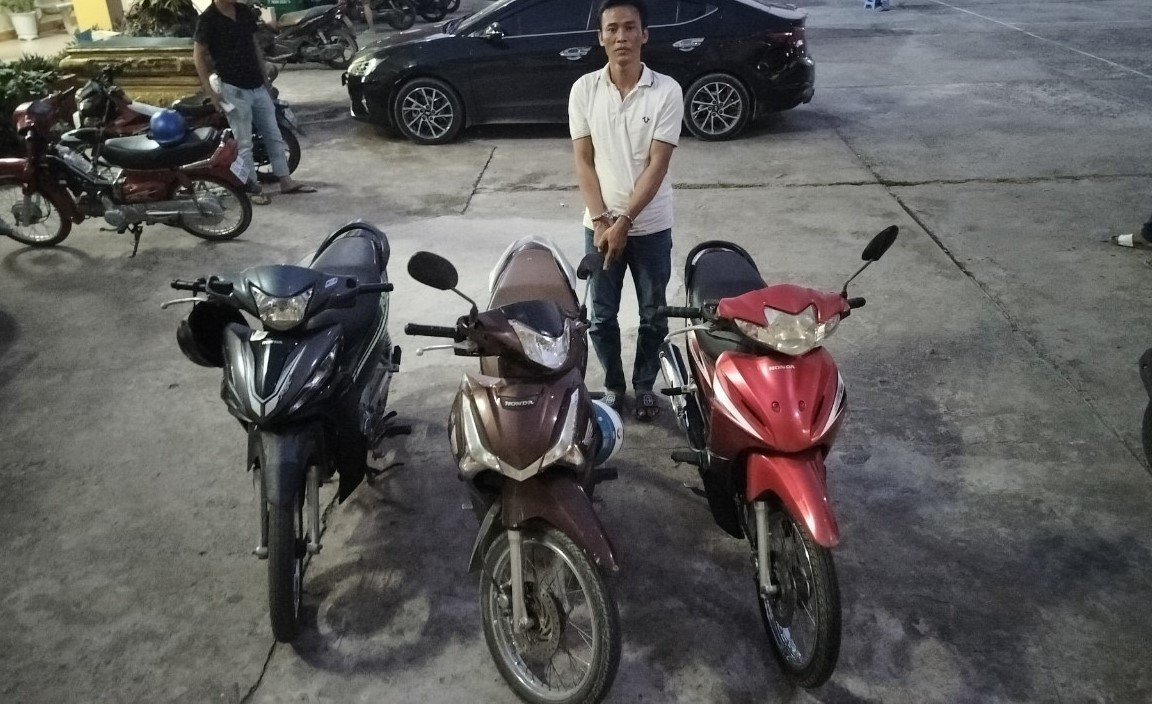 Đối tượng Cường cùng tang vật