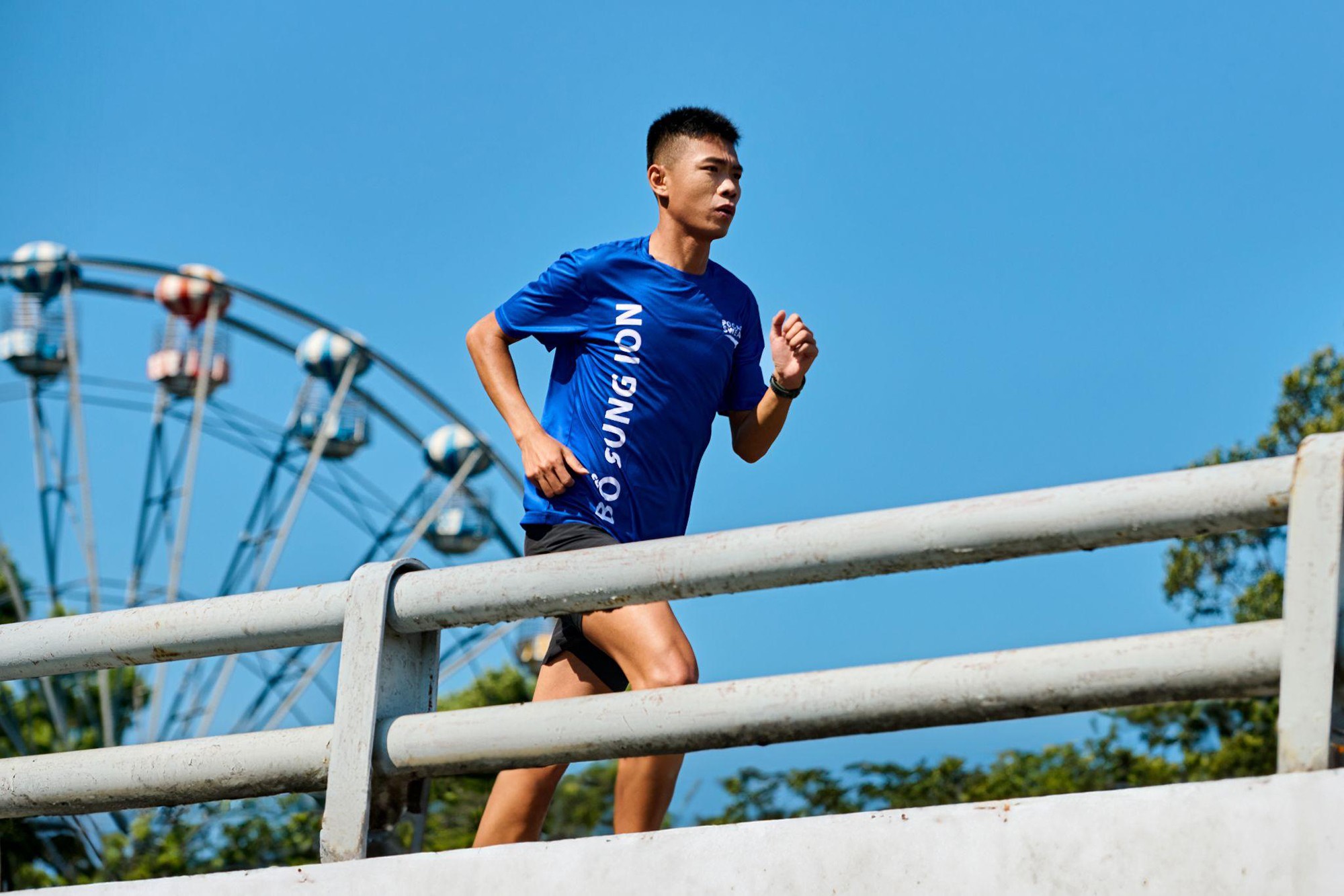 Hứa Thuận Long tập luyện trước khi tham gia giải chạy