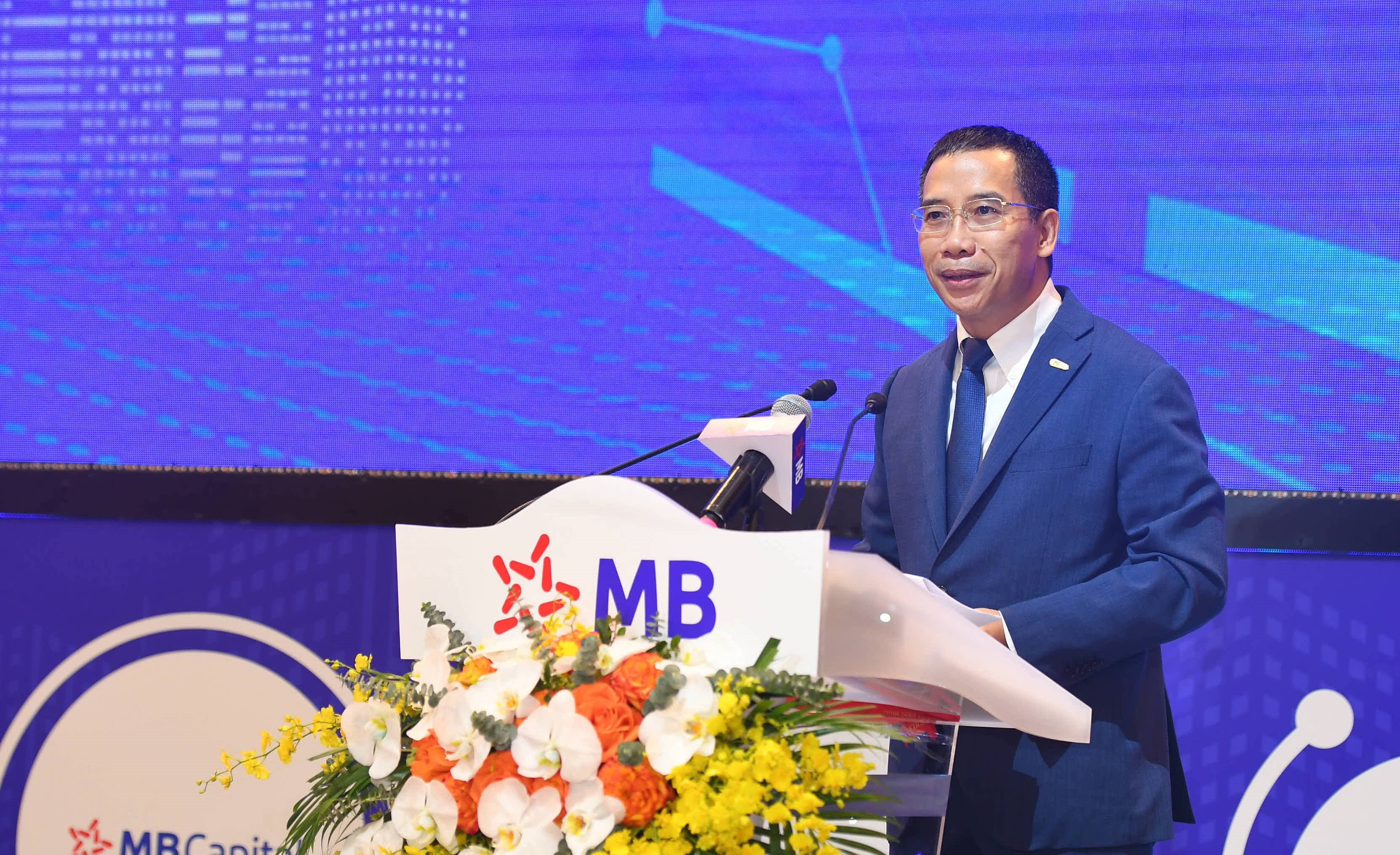 Chủ tịch hội đồng quản trị Lưu Trung Phát phát biểu