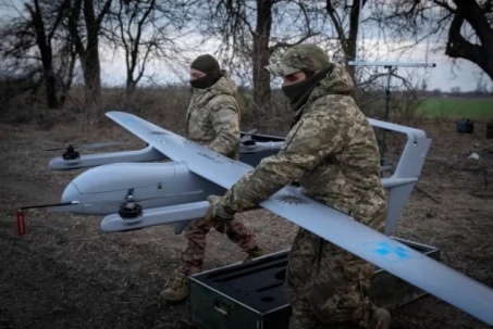 Nga: Ukraine tập kích quy mô lớn, phóng hàng chục UAV