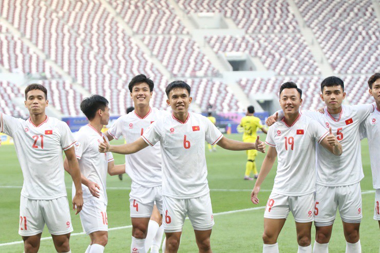 U23 Việt Nam ăn mừng bàn thắng vào lưới U23 Malaysia