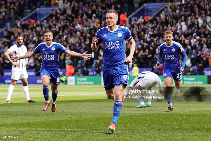 Vardy tỏa sáng cho Leicester