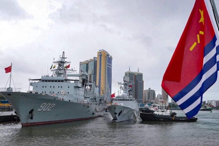 Tàu Hải quân Trung Quốc trong chuyến thăm đến Tanzania. Ảnh: WEIBO