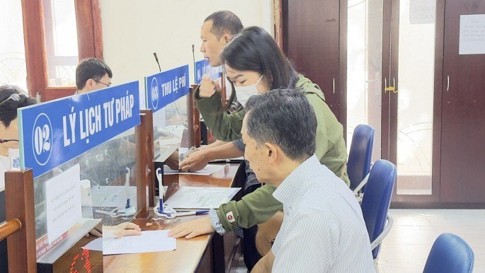 Người dân làm thủ tục cấp phiếu LLTP tại Sở Tư pháp TP Hà Nội. Ảnh: Sở Tư pháp TP Hà Nội