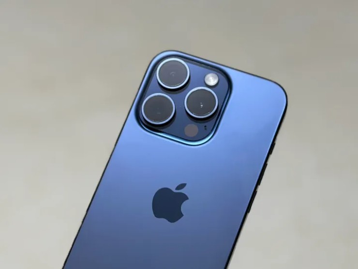 Sức mạnh gần ngang ngửa, mẫu iPhone này đáng chọn hơn iPhone 15 Pro Max - 2