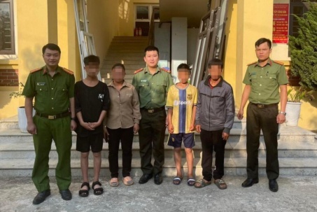 2 thiếu niên “đi lạc” hàng trăm km từ Lai Châu xuống Hoà Bình đã về với gia đình
