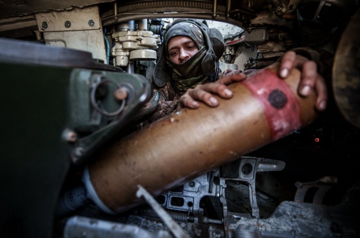 Lính Ukraine ở chiến trường tỉnh Donetsk. Ảnh: THE WALL STREET JOURNAL
