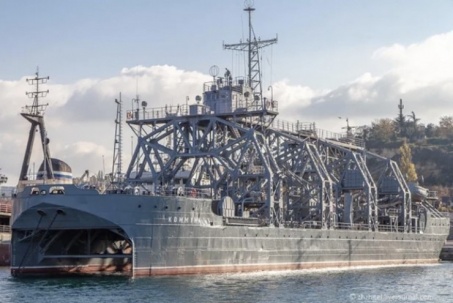 Ukraine tuyên bố đánh trúng tàu hải quân lâu đời nhất thế giới của Nga