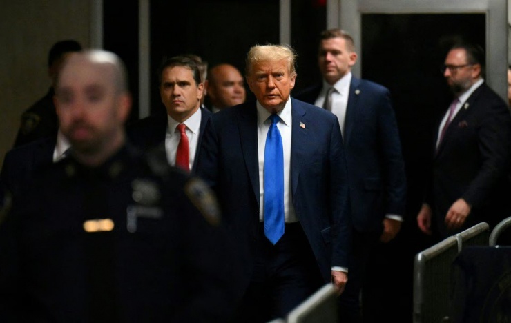 Cựu Tổng thống Mỹ Donald Trump đến tòa ở Manhattan (TP New York) ngày 22-4. Ảnh: REUTERS