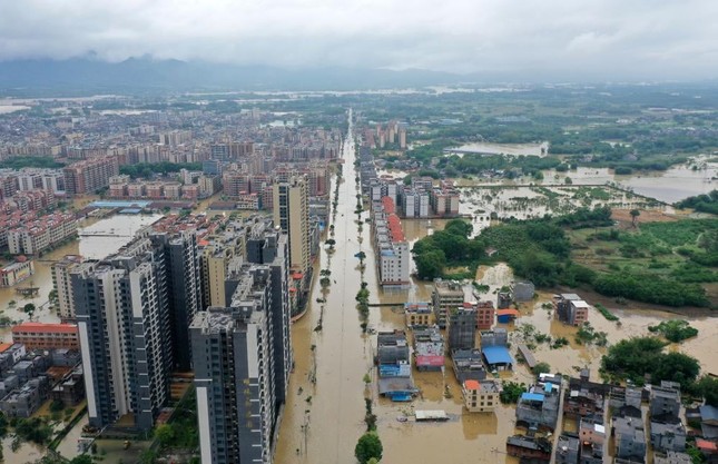 Hình ảnh lũ lụt tại các khu vực ở Quảng Đông.