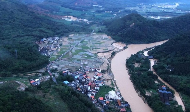 Nước sông ở Quảng Đông lên cao nhất trong 50 năm - 1